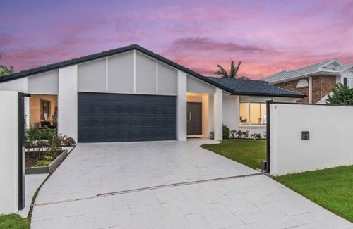 Gold Coast House | Central Gold Coast