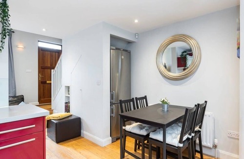Portobello House | Central Location 2 Bedroom 2 Bathroom Fast WIFI