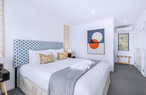 Hamilton Lake House | Central, Modern with Japanese Flair - By KOSH BNB