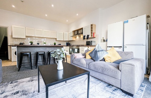 Portsmouth House | Central Southsea Guest House