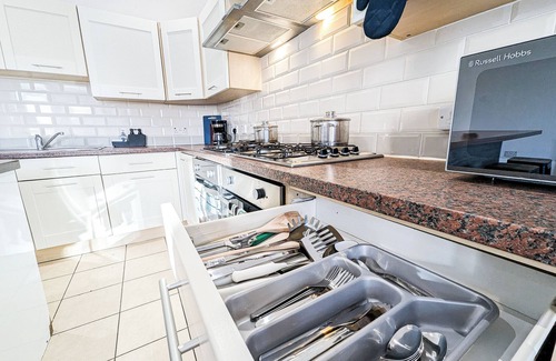 Portsmouth House | Central Southsea Guest House