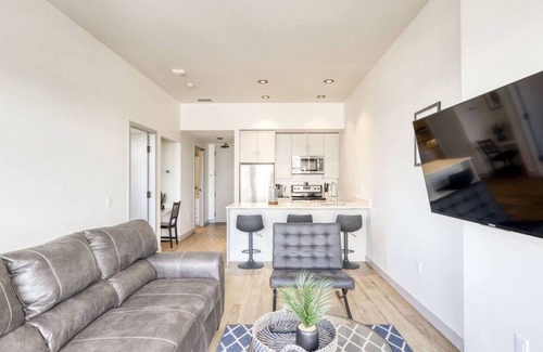 Whyte ave Apartment | Central Views on Whyte Avenue