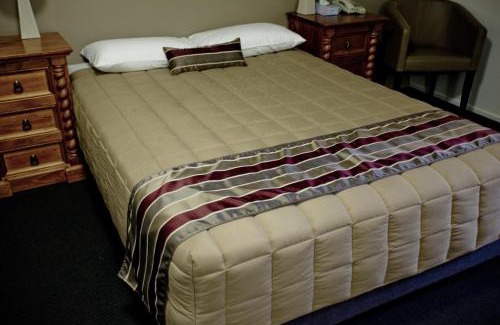 Rockhampton Hotel | Centrepoint Motor Inn