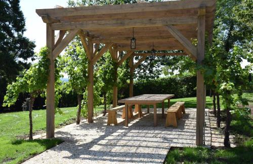 Saint-Laurent-des-Combes Bed & Breakfast | Château Bellefont-Belcier