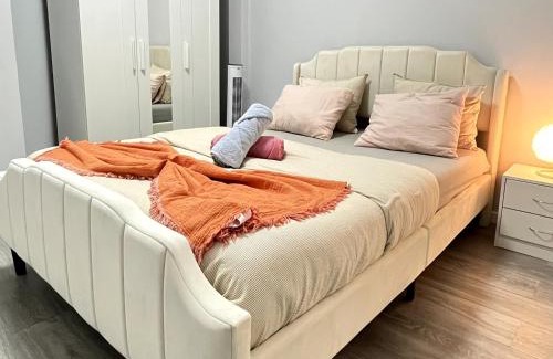 Cacem Apartment | Chachino Guesthouse -5 Mins walk to Train & Bus Station
