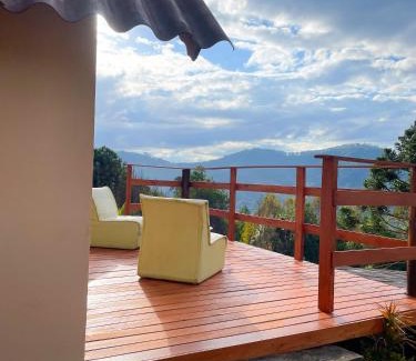 Camanducaia Ski Chalet | Chalé em Monte Verde com Lareira e vista das montanhas