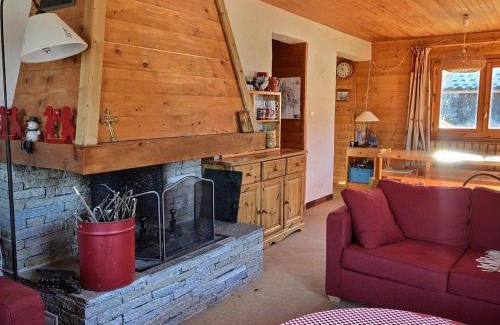 Peisey-Nancroix Ski Chalet | Chalet 10 pers au calme à 1 km de la station, 5 pièces avec WiFi et parking - FR-1-411-683