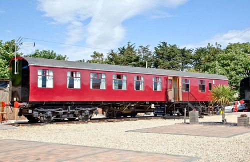 Dawlish Warren Ski Chalet | Chalet ∙ 3 bedrooms ∙ 6 guests