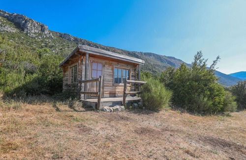 Bargeme Apartment | Chalet 'Cabane Aux Étoiles' with Mountain View, Private Terrace and Shared Garden
