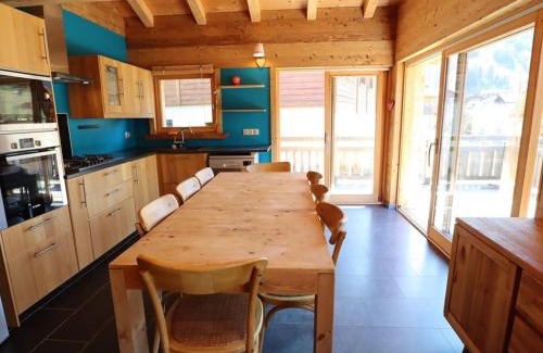 Beaufort Ski Chalet | Chalet calme et récent à Arêches-Beaufort, 8 pers, exposé sud, terrasse ensoleillée, proche du village - FR-1-342-208