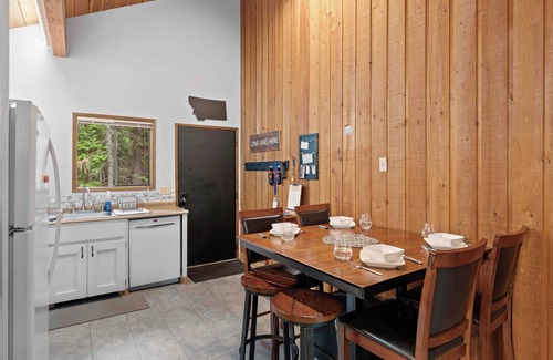 Whitefish Ski Chalet | Chalet Chic. Private Lakefront. Children's Fish Pond. Explore Glacier, Ski, Hike