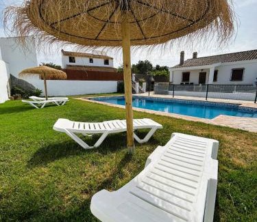 Conil de la Frontera Ski Chalet | Chalet con piscina privada grupos