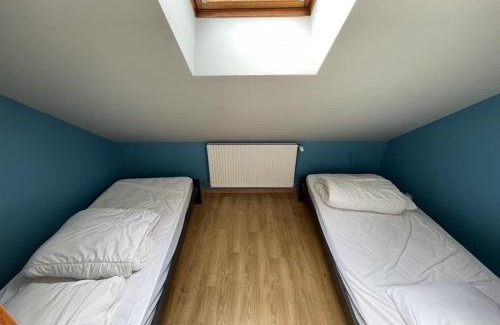 Laveissiere Apartment | Chalet cosy 50m² avec WiFi à 300m des pistes, 2 chambres, casier à skis, proche gare et navette - FR-1-787-12
