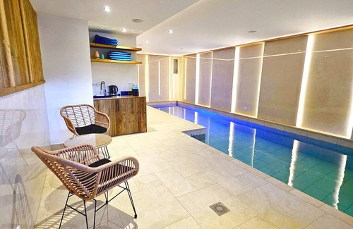 La Perriere Cottage | Chalet Courchevel 5 min from Alpinium gondola and slopes inside pool sauna