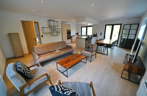 Somme-Leuze House | Chalet des Bois