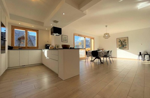 Puy-Saint-Pierre Ski Chalet | Chalet Dupleix 4 pièces, 6-8 pers. à Puy St Pierre - Lumineux, équipé, calme avec terrasse et garage privé - FR-1-330C-136