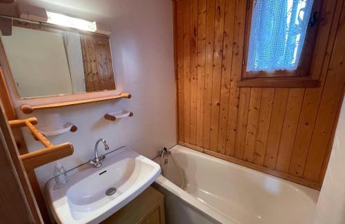 Barcelonnette Ski Chalet | Chalet en Bois avec Terrasse et Jardin, Proche de Barcelonnette, jusqu'à 6 Personnes - FR-1-165A-151
