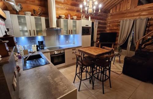 Montmurat Ski Chalet | CHALET EN RONDINS AVEC SPA - 5 personnes