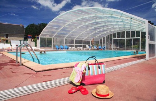 Sainte-Reine-de-Bretagne Ski Chalet | Chalet 4 étoiles - Piscine - eeeegh