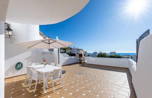Torrequebrada House | Chalet in Torrequebrada residencial golf urbanization