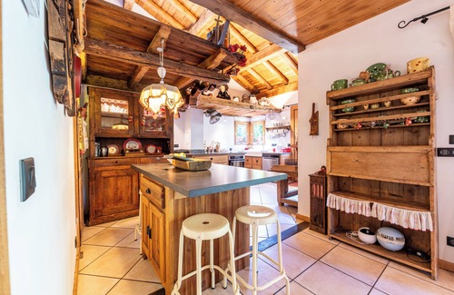 Sainte-Foy-Tarentaise Ski Chalet | Chalet 'Le Courti' with Mountain View, Private Terrace and Wi-Fi