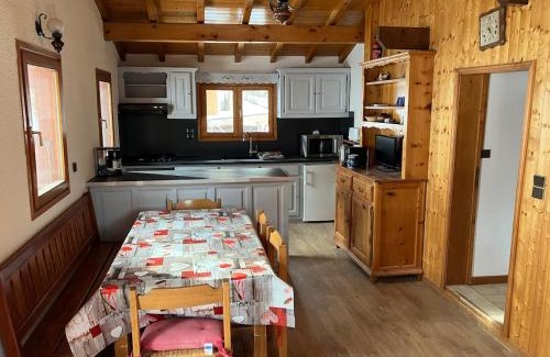 Bellentre Ski Chalet | Chalet Le Mazot au Coches pour 9 personnes