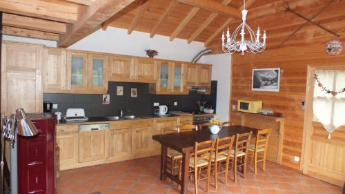 Risoul Ski Chalet | Chalet Mélèze Plein Sud À 1174 M