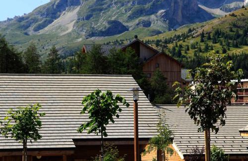 Saint-Etienne-en-Devoluy Ski Chalet | Chalet Mitoyen 3 Pièces 6 Pers. avec Terrasse et Piscine - Le Hameau du Puy, Superdevoluy - FR-1-504-493