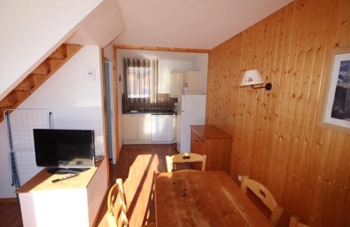 Saint-Etienne-en-Devoluy Ski Chalet | Chalet Mitoyen 3 Pièces 6 Pers. avec Terrasse et Piscine - Le Hameau du Puy, Superdevoluy - FR-1-504-493