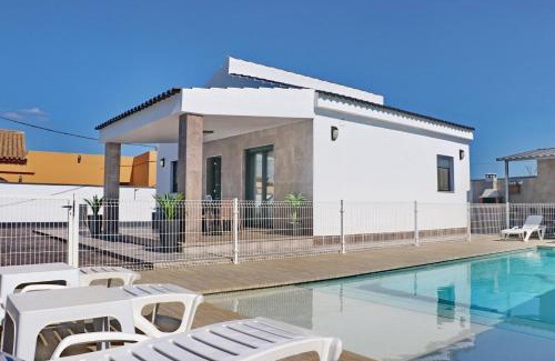 Conil de la Frontera Ski Chalet | Chalet moderno con pisicina