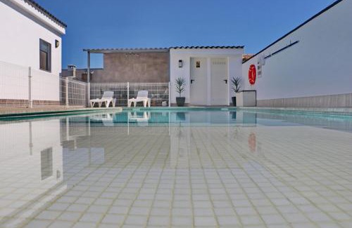 Conil de la Frontera Ski Chalet | Chalet moderno con pisicina