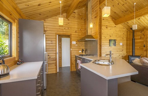 Hanmer Springs Cottage | Chalet Oregon - Hanmer Springs Holiday Home
