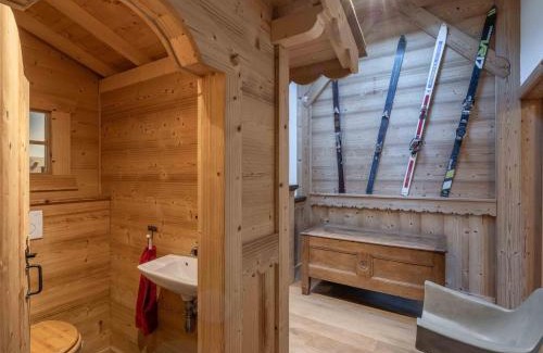 Morzine Ski Chalet | Chalet rénové de 170m² au centre de Morzine, 11 pers., proche télécabine, parking, terrasse, cheminée - FR-1-754-5