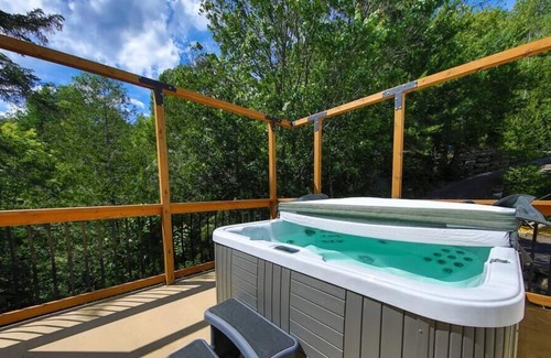 Chertsey Ski Chalet | Chalet sur le Bord du Lac Brûlé - SPA-BILLARD- Kayaks