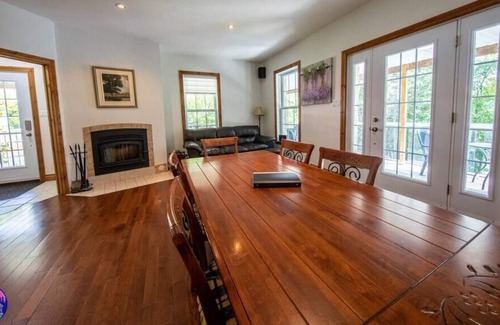Chertsey Ski Chalet | Chalet sur le Bord du Lac Brûlé - SPA-BILLARD- Kayaks