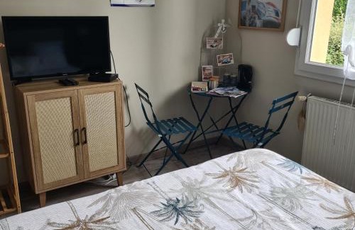 Etival-les-le-Mans Bed & Breakfast | Chambre à 10 minutes du circuit des 24H du MANS et à 5 minutes sortie Autoroute A11