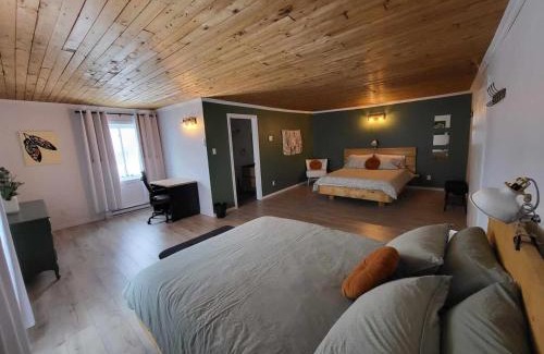 Pohenegamook House | Chambre Aigle-Cihpolakon-Eagle
