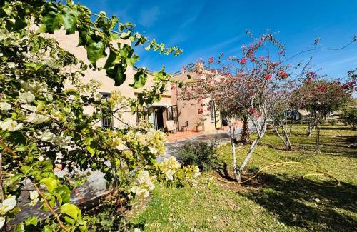 Lalla Takarkoust Bed & Breakfast | Chambre aux portes du désert I Agafay