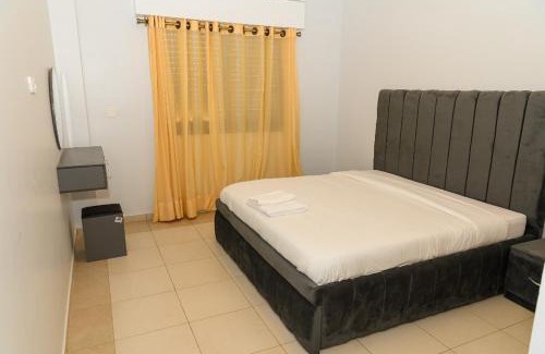 Point E Apartment | Chambre double lumineuse