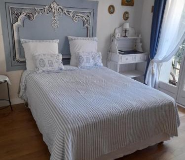 Le Mourillon Bed & Breakfast | Chambre privée à 100 m des plages