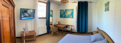 Le Cres House | Chambre, terrasse et piscine de l'Impasse du Pressoir