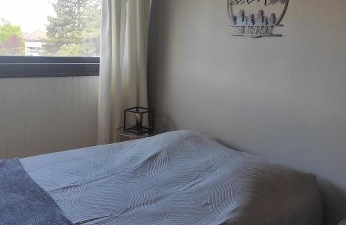 Annecy House | Chambre vue parc chez l'habitant