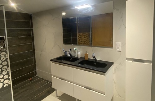 Allassac Bed & Breakfast | Chambres D'hôtes Élégante Prés de Varetz