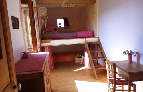 Charlieu-Belmont Bed & Breakfast | Chambres D'hôtes LES PAPILLONS