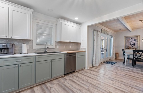 North Litchfield Beach House | Change of SEAnery totally renovated 2023!