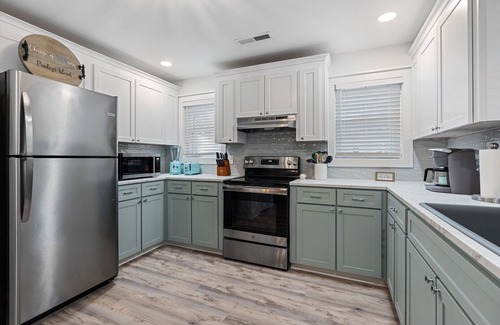 North Litchfield Beach House | Change of SEAnery totally renovated 2023!