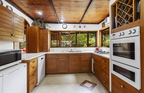Karori Villa | Character Karori Park side family friendly mansion