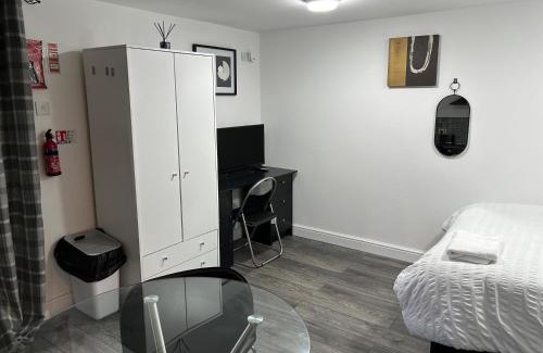 Coventry House | ChaRloHub 01
