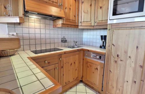Meribel-Mottaret Apartment | Charmant 2 pièces avec balcon et Wi-Fi à Méribel, classé 3* pour 4 personnes - FR-1-182-25
