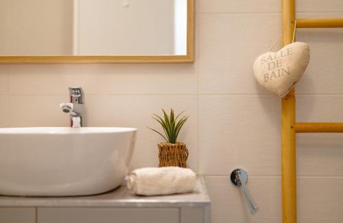 Ajaccio Apartment | Charmant Appartement - Jardinet Privé - 5 minutes des plages Sanguinaires - Ajaccio